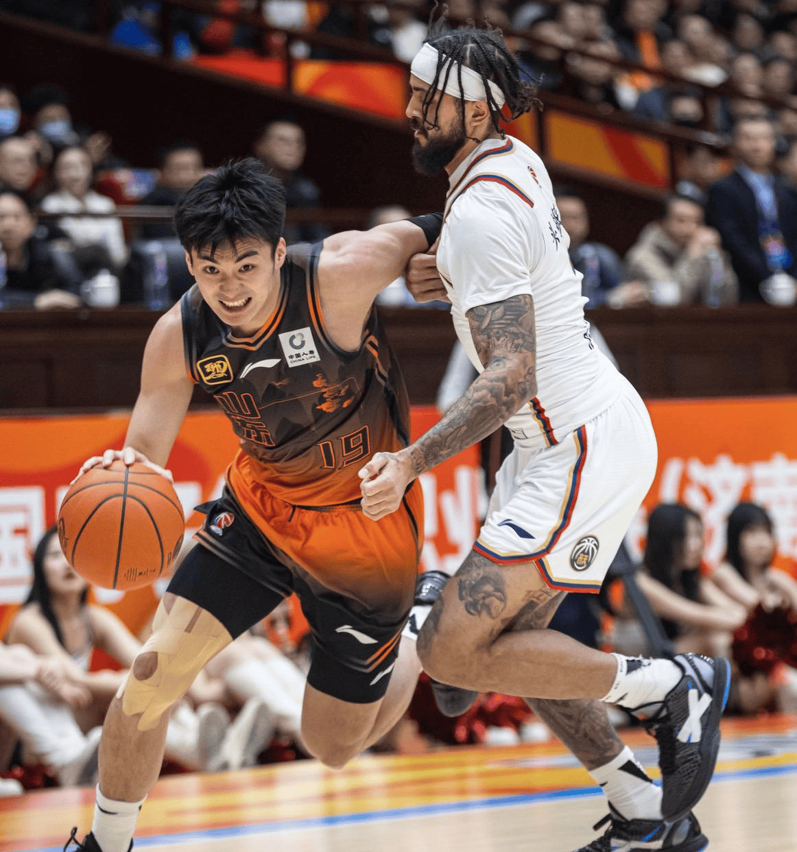 关于多伦多猛龙发布备战花絮,加时末段豪取连胜,CBA常规赛任务艰巨,赛程密集仍需轮换的信息 关于多伦多猛龙发布备战花絮,加时末段豪取连胜,CBA常规赛任务艰巨,赛程密集仍需轮换的信息