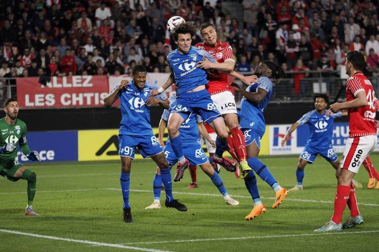 艾跃进为什么敢穿军装 艾跃进为什么敢穿军装